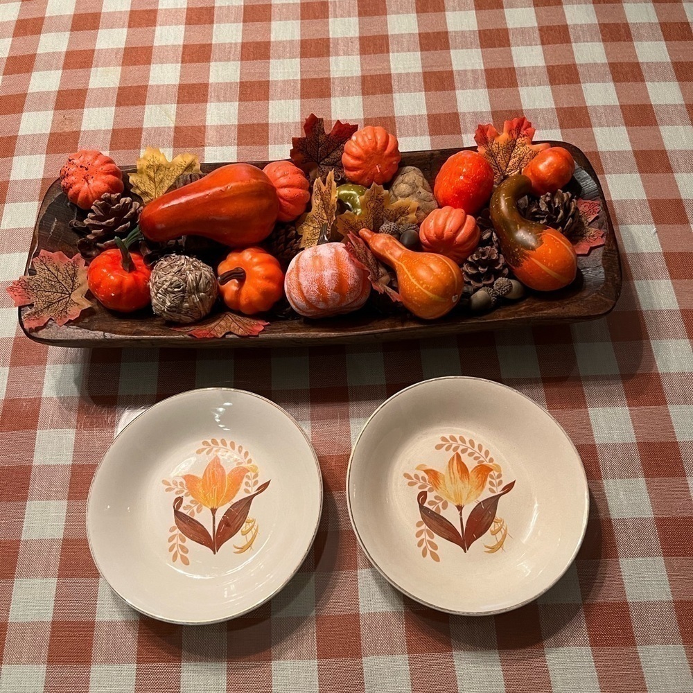 𝅺VINTAGE- 2 Bakerite Oven Tested Bowls, 22 K GOLD Trim, Tulip Pattern